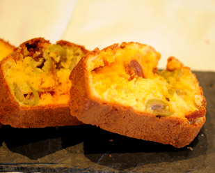 Recette de cuisine : Cake au chorizo et aux olives