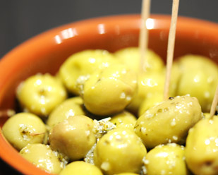 Recette de cuisine : Olives vertes ail et herbes de provence