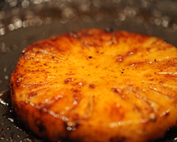 Recette de cuisine : Ananas roti au gingembre