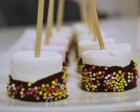 Sucettes de chamallow au chocolat