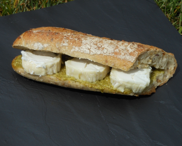 Recette de cuisine : Sandwich chèvre et pesto