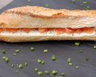 Sandwich au saumon fumé et crème de ciboulette